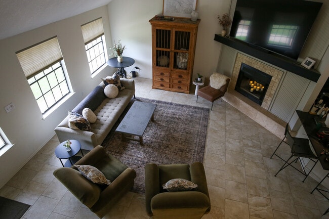 Photo - 708 Cowal Dr S