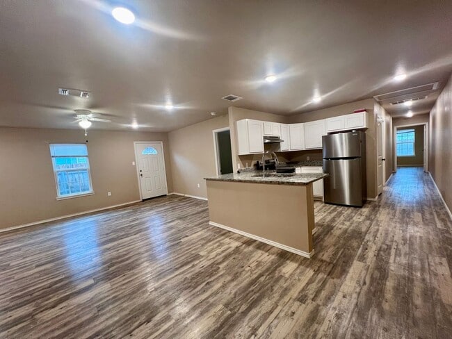 Photo - 1013 Preston Trails