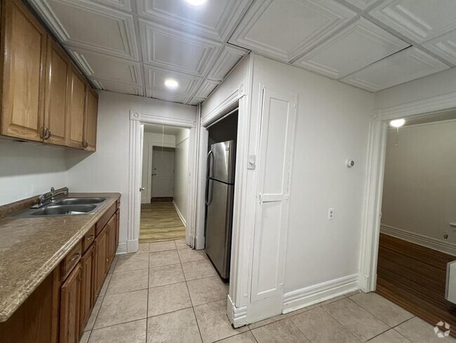 Building Photo - 531 Hamilton St Rental