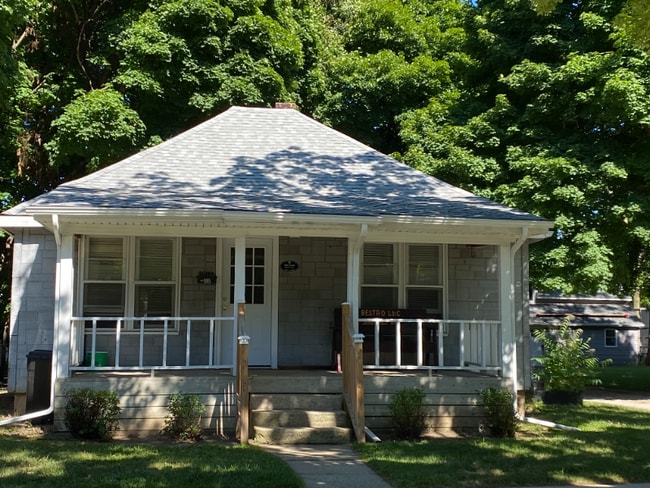 Building Photo - 1015 S Arnold St