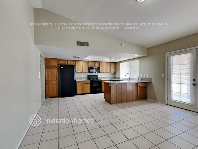 Photo - 5634 W Altadena Ave