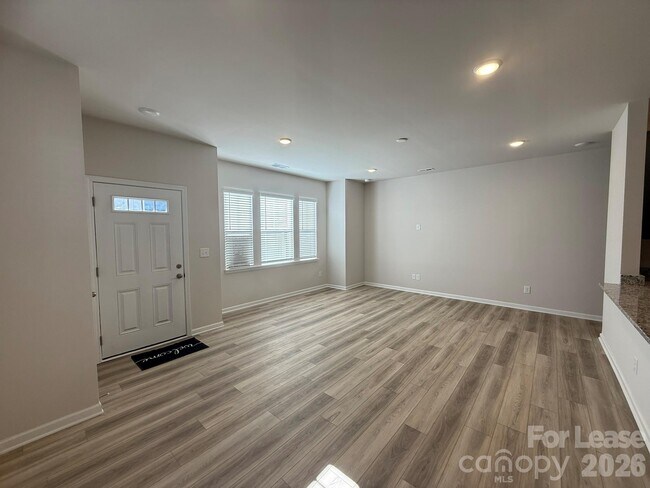 Photo - 1111 Bartholdi Dr