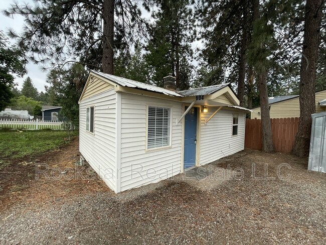 Photo - 604 S Sunderland Rd House