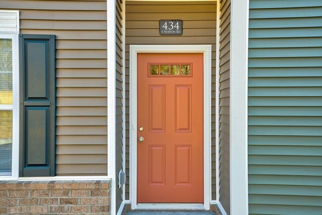 Photo - 434 E Norton Rd