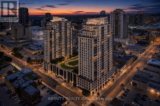 Photo - 330 Ridout St N Unit 1005
