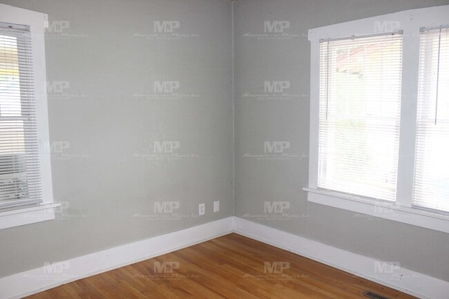 Photo - 639 S Whitcomb St