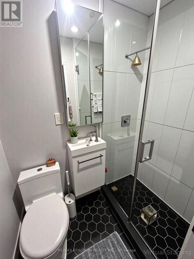 Photo - 1492 Dundas St E Unit 4