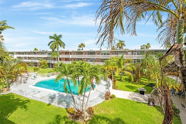 Building Photo - 141 NE 10th Ave Unit 25C