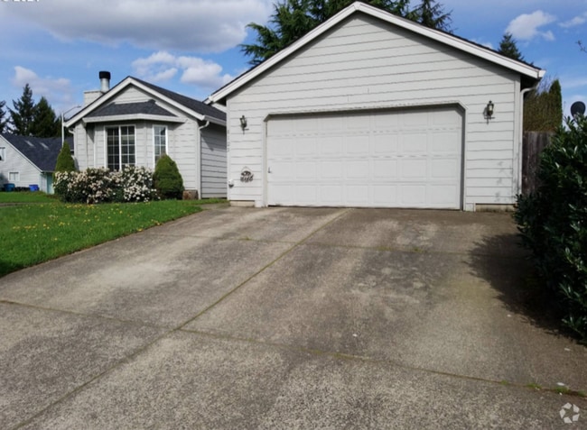 Building Photo - Wonderful 3 Bed 2 Bath Corner lot Home w/ ...