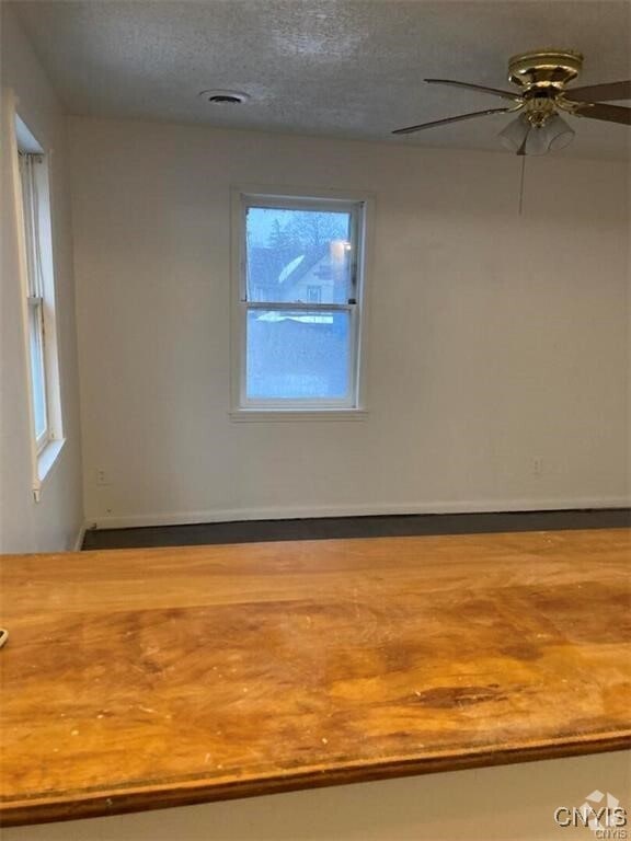 Building Photo - 318 Stone St Rental