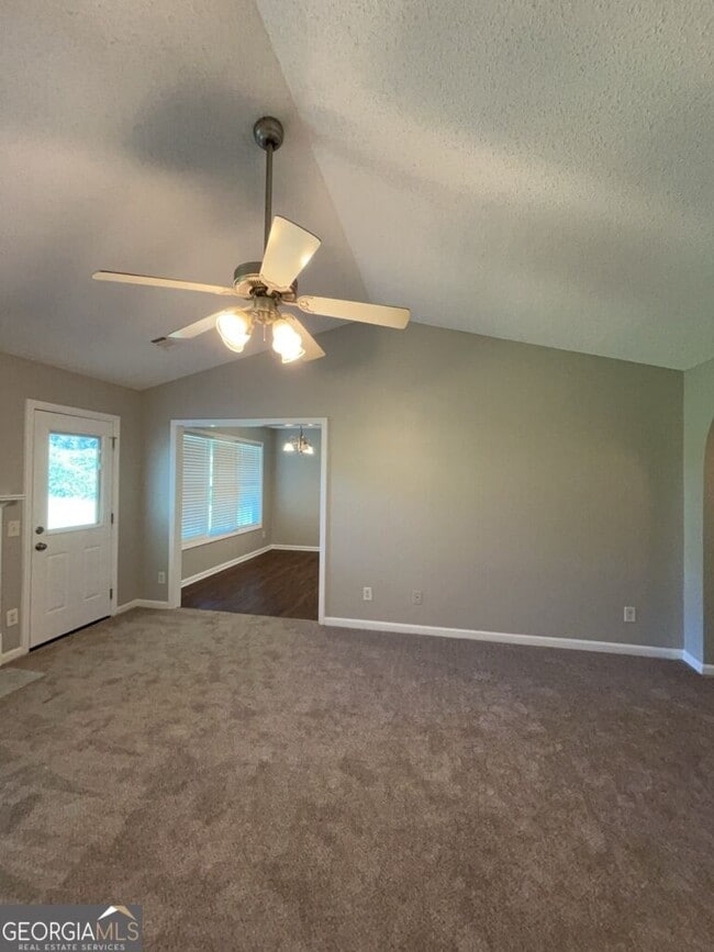 Photo - 1302 Manning Way