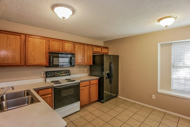 Photo - 6505 Nicole Way