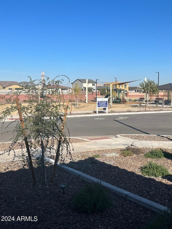 Photo - 14649 W Dreyfus St