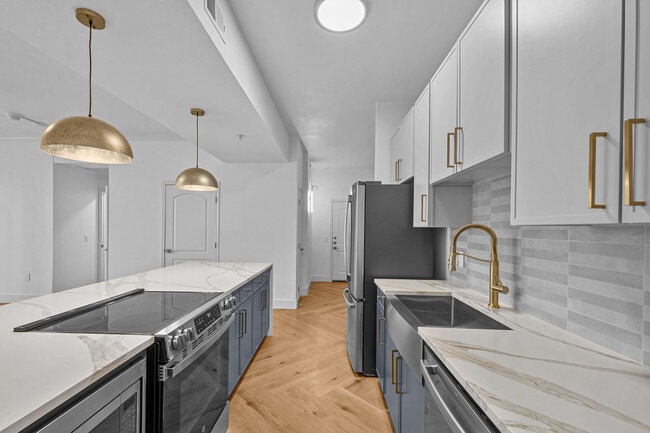 Building Photo - Remi Rental