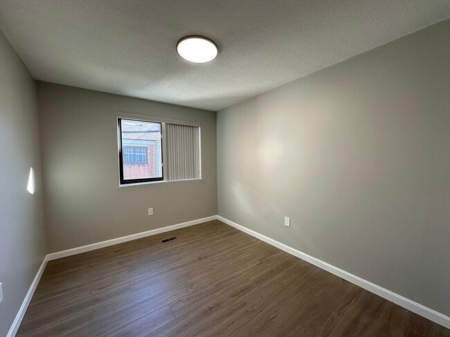 Photo - 79 Greenbrook Dr