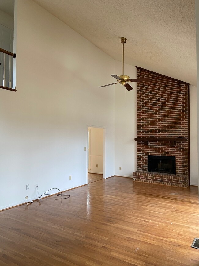 Photo - 223 Cambo Ter