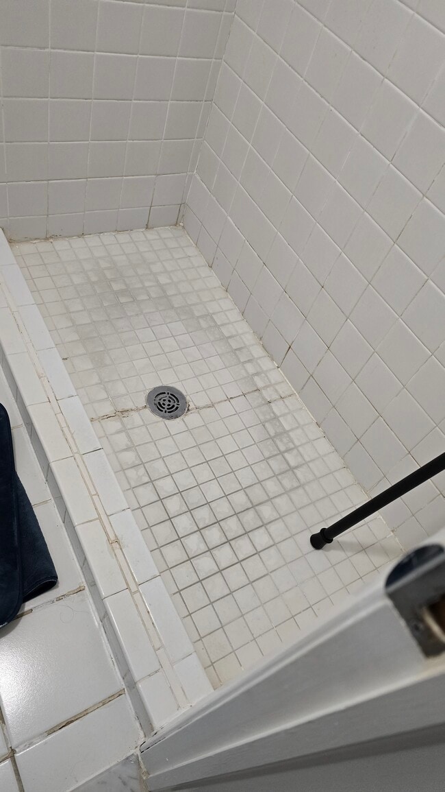 Photo - 22 Oyster Bay Rd Unit H