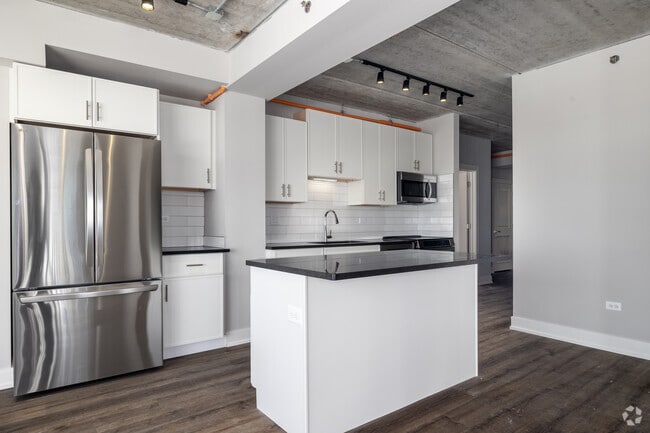2BR, 2BA - 1,200SF - Kitchen
