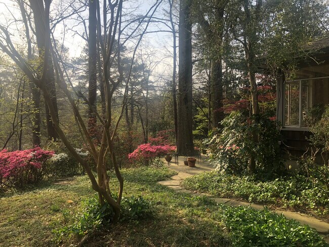 Photo - 796 Wesley Dr NW