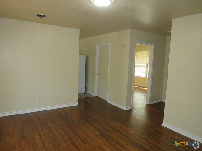 Building Photo - 502 McArthur Dr Rental