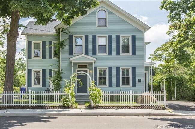 Building Photo - 247 East Ave Unit 2