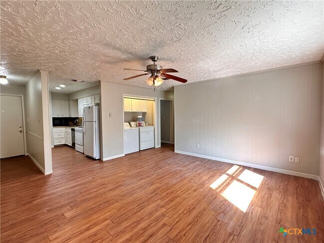 906 N LBJ Dr Unit 4