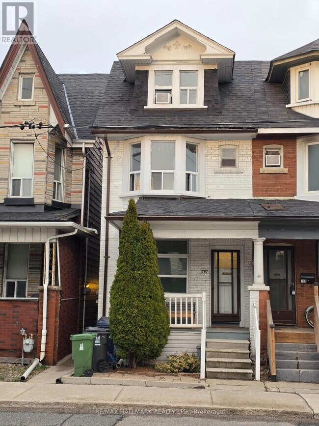 Photo - 797 Ossington Ave