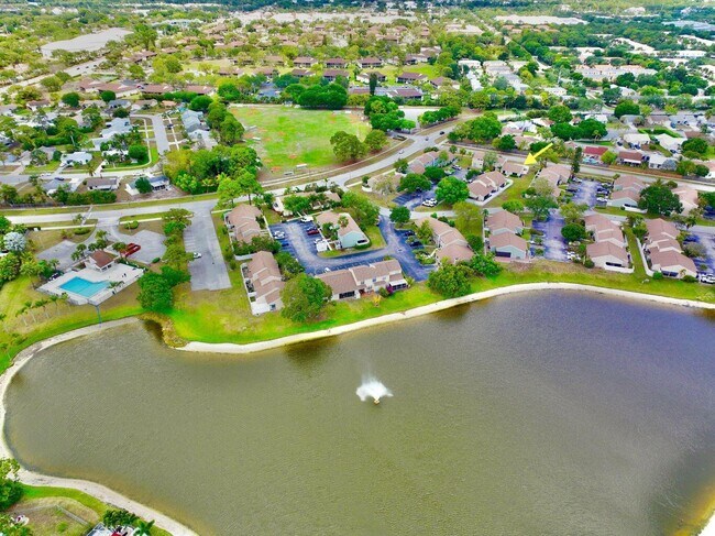 Photo - 104 Lakewood Dr