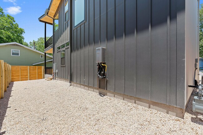 Photo - 909 Payne Ave