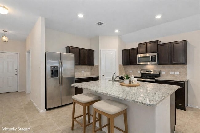 Photo - 837 Hillrose Dr