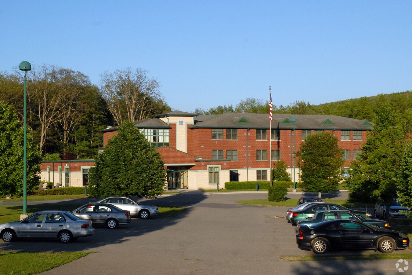 Photo - Evergreen Apartments