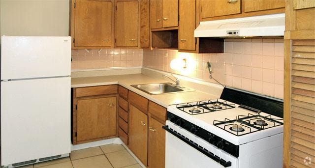 Photo - Yearling Green