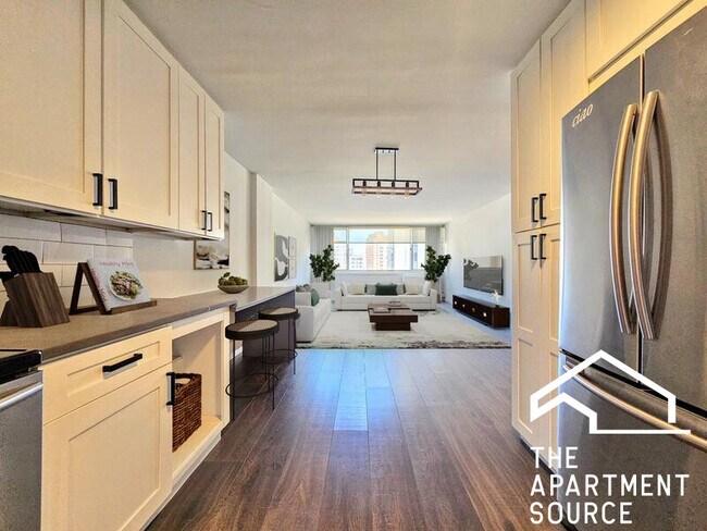 Building Photo - 1344 N Dearborn St Unit 10A Rental