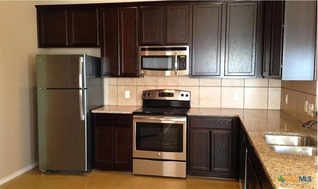 Photo - 1055 Carolyn Cove