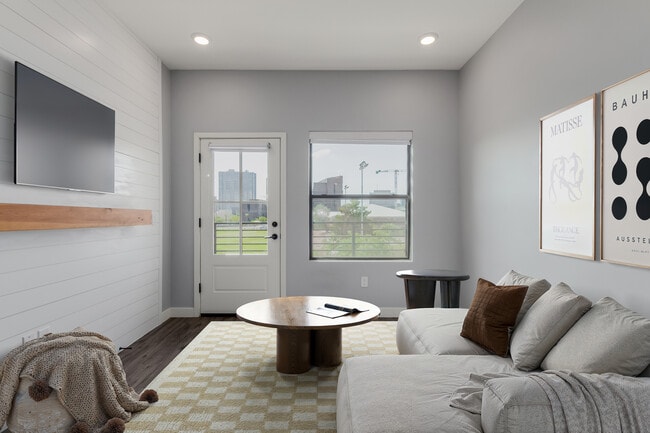 Photo - 475 N 9th St Unidad 303