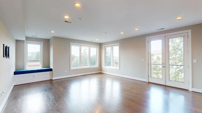 Photo - Stunning Three Bedroom Penthouse Condo W/T...
