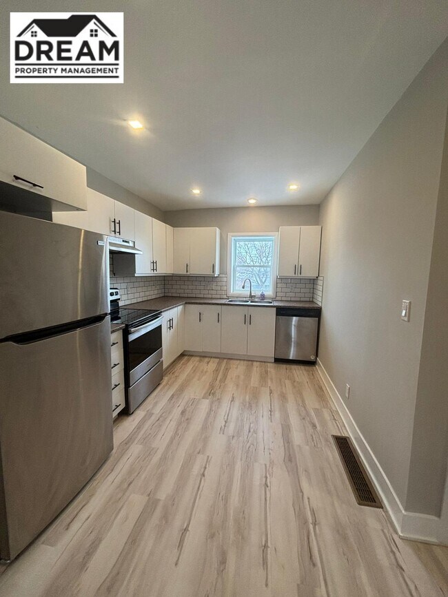 Photo - 420 Confederation St Unit 1 Upper