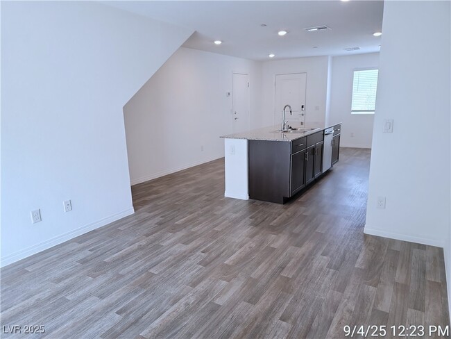 Building Photo - 2852 Atomic Tangerine Wy Rental