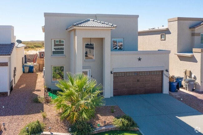 Building Photo - Beautiful East side House with 3 beds-2.5 ...