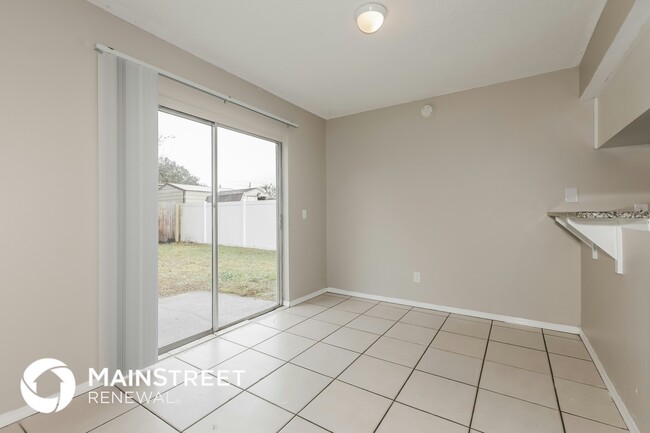 Photo - 2210 N Merrin St