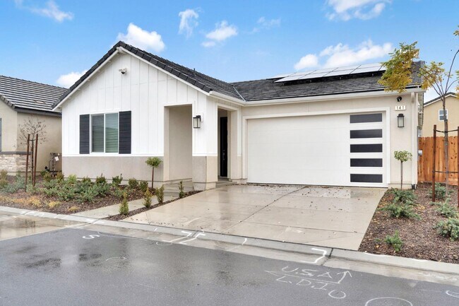 Photo - 141 Reunion Wy S