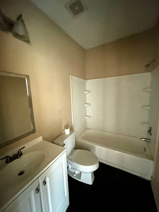 Building Photo - 2208 Cumberland Ave Unit B Rental