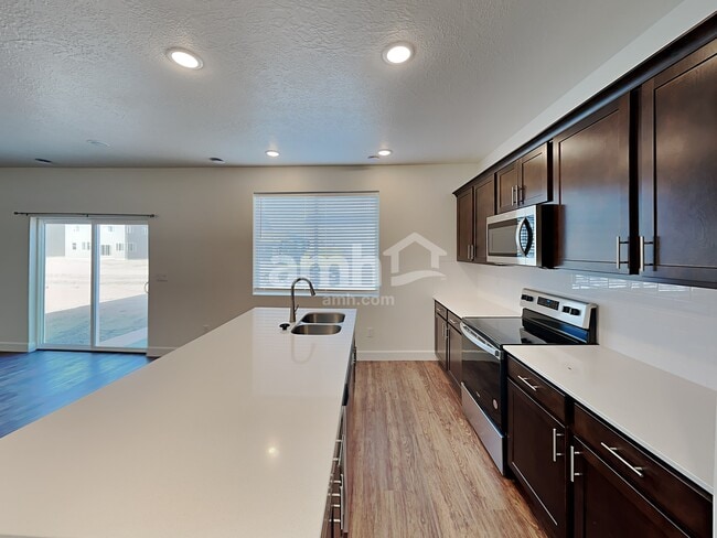Photo - 194 N Dry Crk Rd