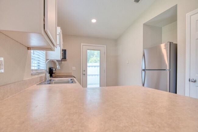 Photo - The Piquette Apartments | 3 Bedroom Apartments in Silver Springs, FL