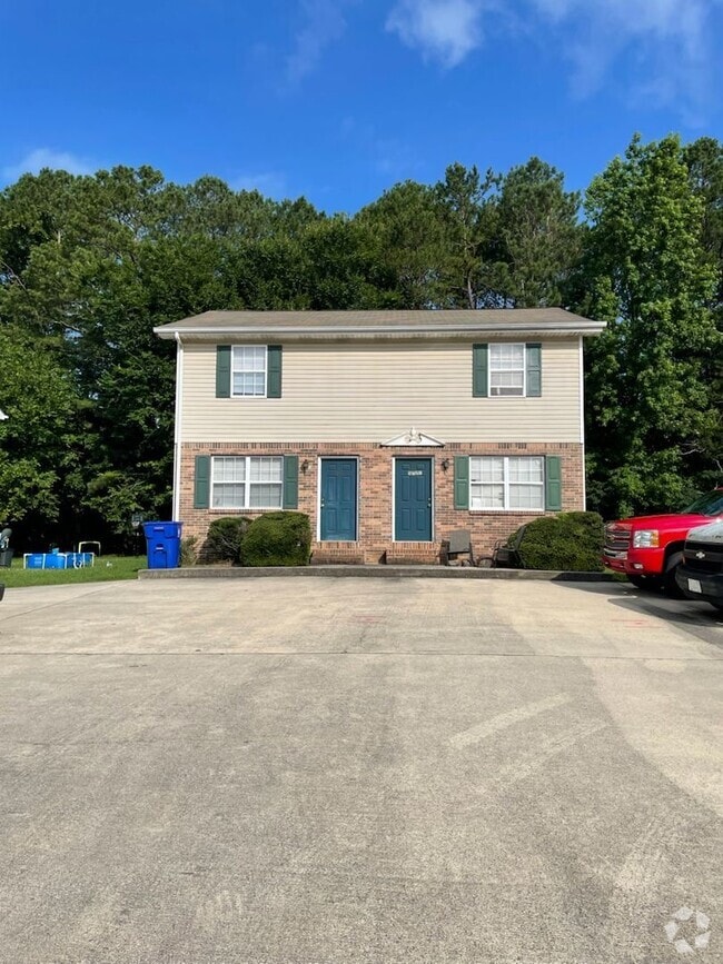 Building Photo - MOUSE CREEK RD 5719-5721 Unit 5719 Rental