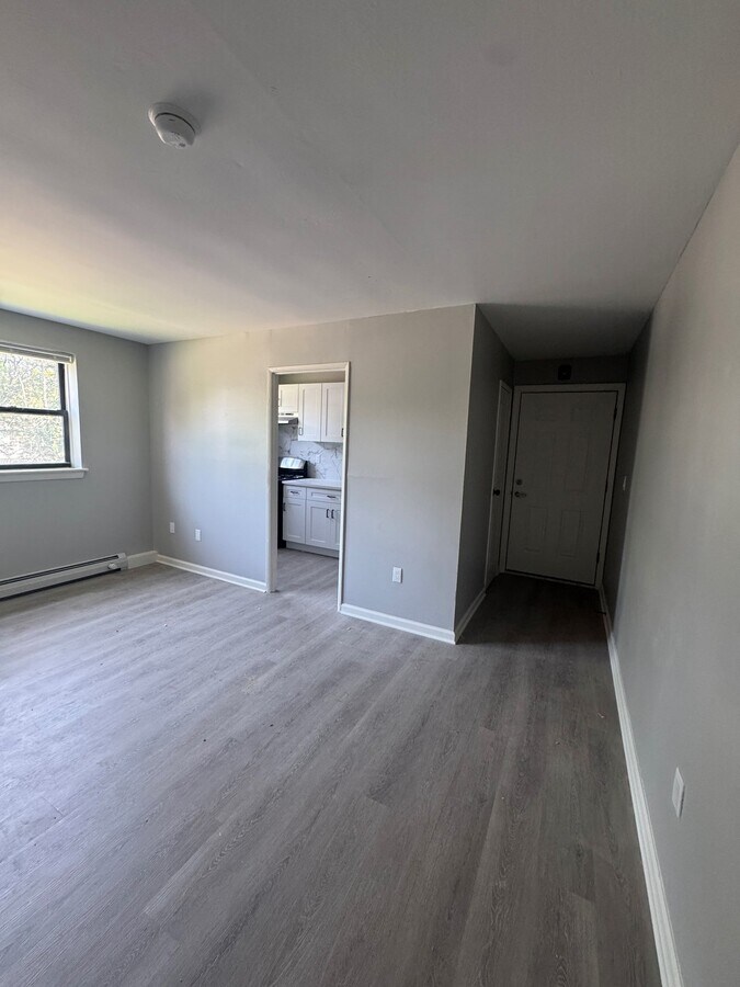 Photo - 180 Earle St Unit C4