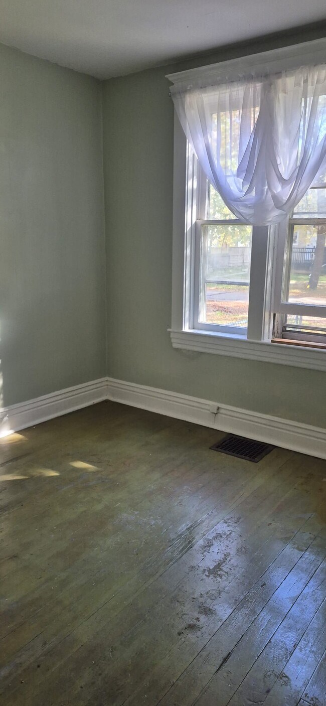 Photo - 328 Rutland St