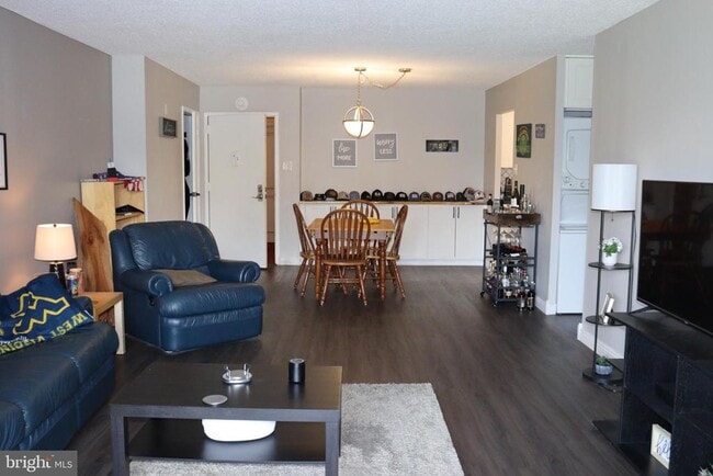 Photo - 666 W Germantown Pike Unit 1205