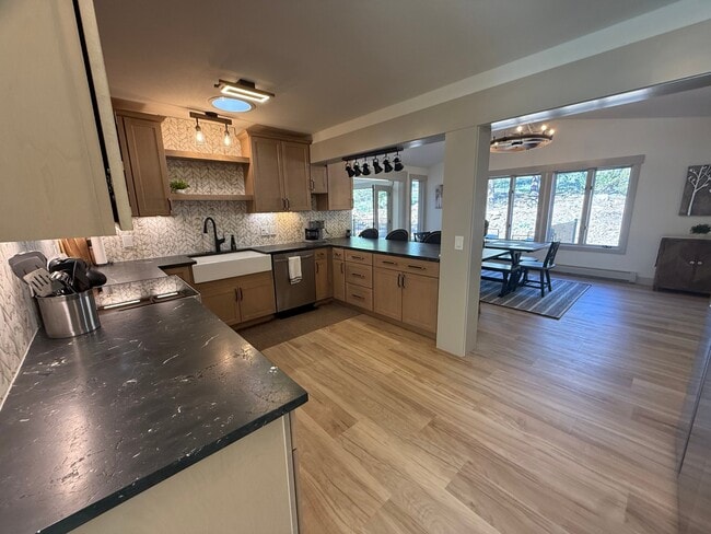 2945 Aspen Dr