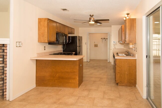 Photo - "Charming 3-Bedroom Retreat with 2 Full Baths in Mary Esther, FL!"